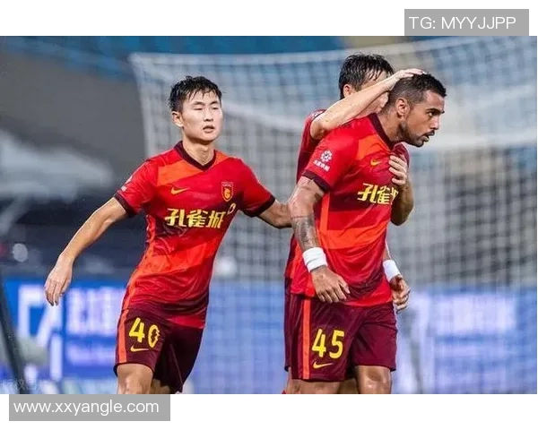 南京足球队在亚运会中的团队协作表现值得称赞与反思的全面分析 南京足球队在亚运会中的团队协作表现值得称赞与反思的全面分析