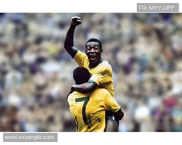 同类足球明星盘点:足坛传奇与现役巨星的精彩对比与分析 同类足球明星盘点:足坛传奇与现役巨星的精彩对比与分析