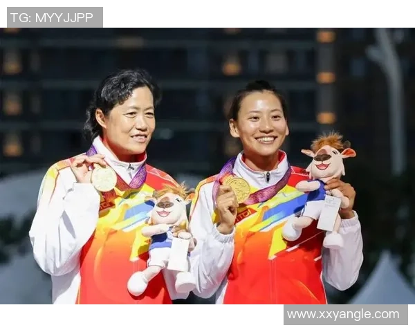 南京羽毛球队在欧锦赛中的拼搏历程与荣耀时刻分享 南京羽毛球队在欧锦赛中的拼搏历程与荣耀时刻分享