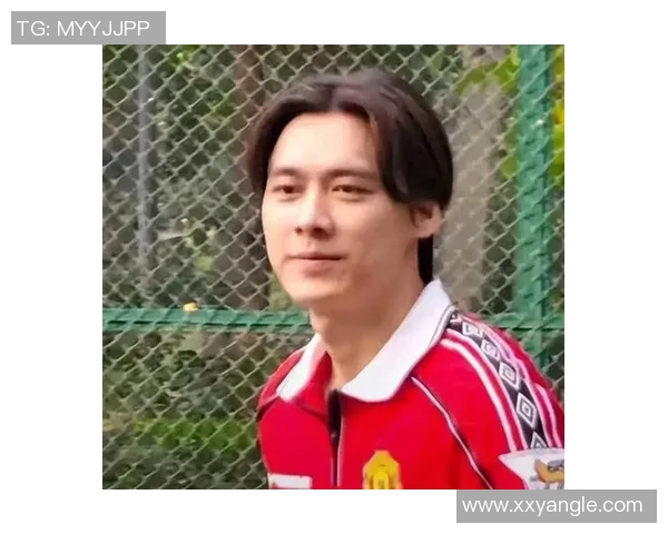 足球明星中分发型的魅力与风格解析让你也能成为场上焦点 足球明星中分发型的魅力与风格解析让你也能成为场上焦点