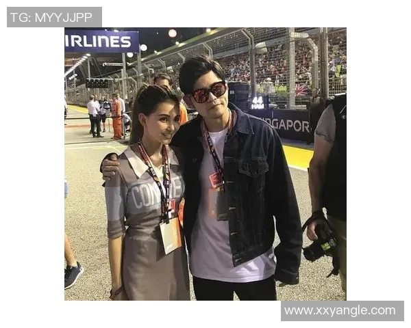 周杰伦与足球明星亲密合影展现运动与音乐的完美结合