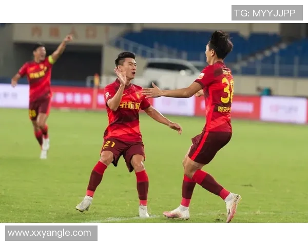 深圳足球队以62分领跑全国锦标赛积分榜展现强劲实力 深圳足球队以62分领跑全国锦标赛积分榜展现强劲实力