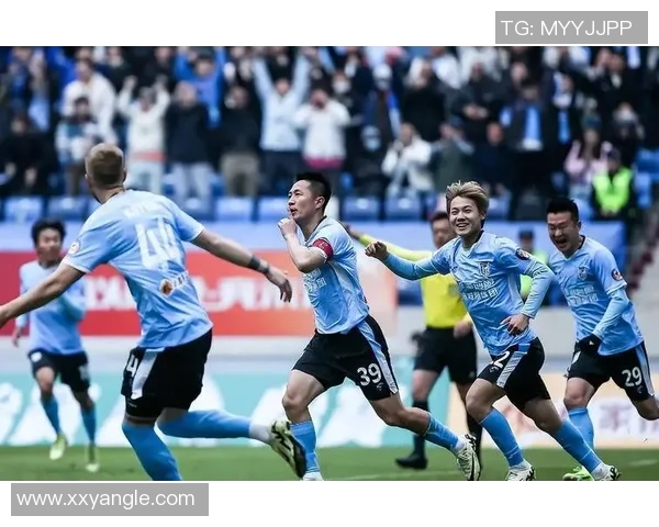 足球巨星再度踏上中国土地球迷热情高涨期待精彩对决 足球巨星再度踏上中国土地球迷热情高涨期待精彩对决